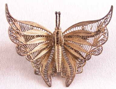 UNS26 silver filigree butterfly pin
